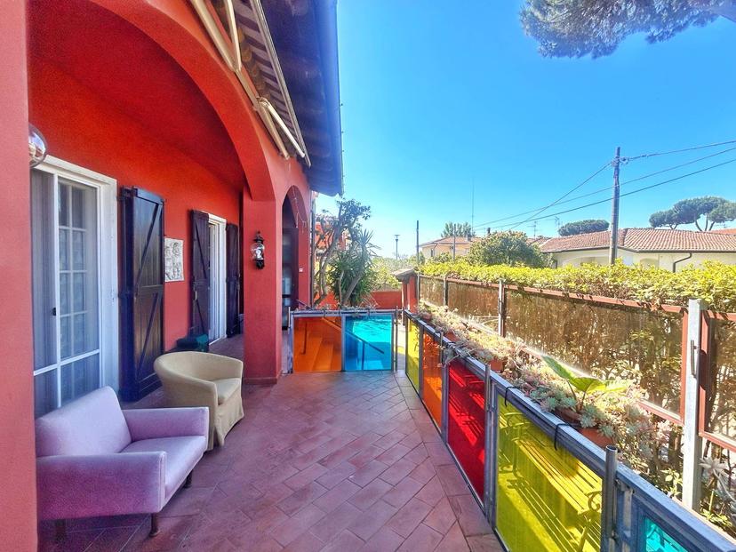 Villa in Via Butterfly, Viareggio