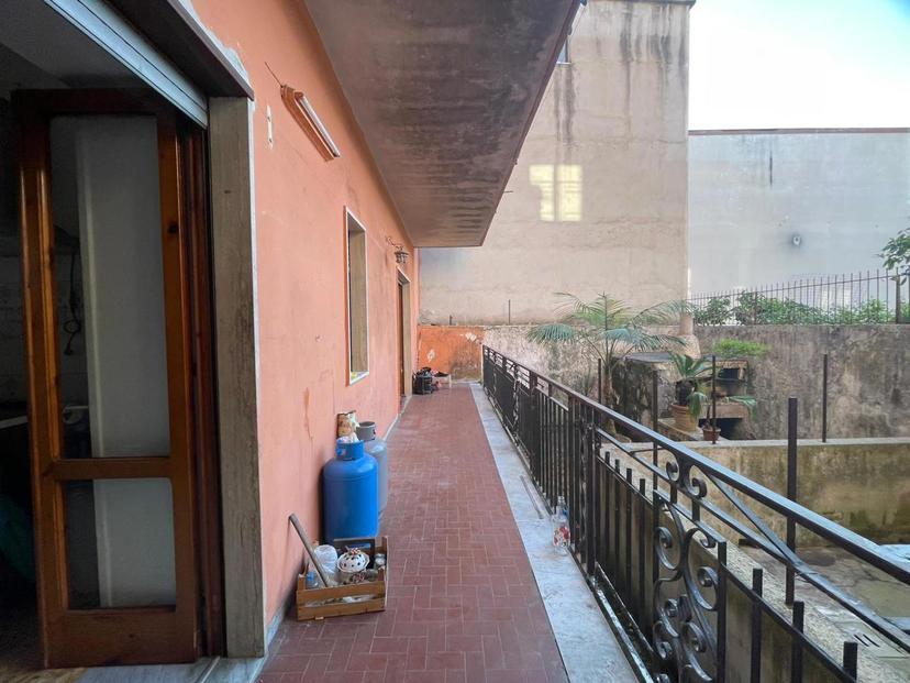 Trilocale in Via Aldo Moro 18, Quarto — foto 3 di 5