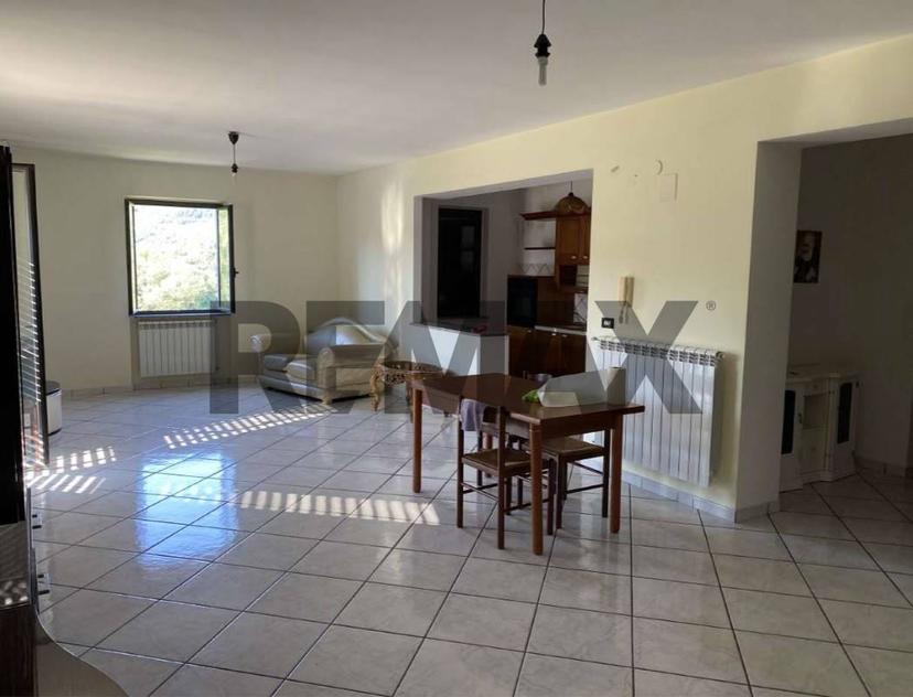 Appartamento in Contrada Cuccio 92, San Giorgio Albanese — foto 2 di 5