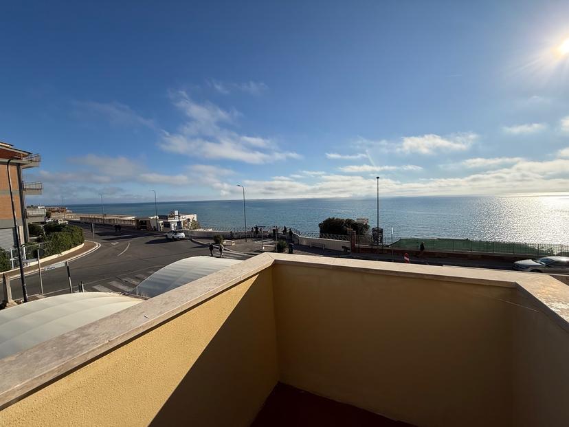 Trilocale in Viale Virgilio 42, Anzio