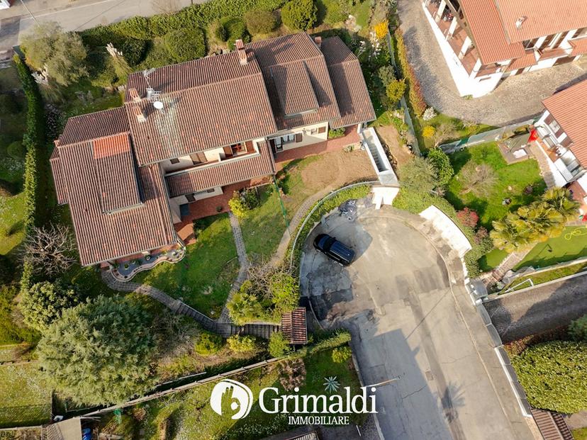 Villa trifamiliare in Via Vincenzo Bellini  3, Besana in Brianza — foto 4 di 5