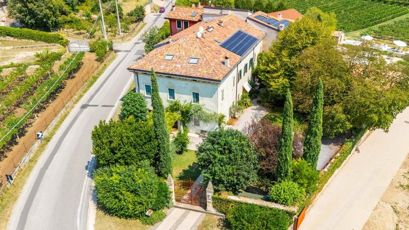 Casa indipendente in Via Villa 24, Mezzane di Sotto — foto 2 di 5