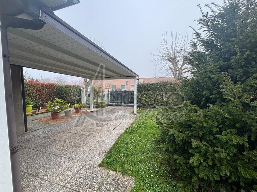 Villa a schiera, Occhiobello — foto 3 di 5