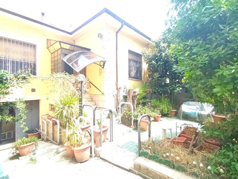 Casa indipendente in Via Rismondo 46, Torino — foto 4 di 5