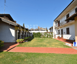 Villa plurifamiliare in Via Turcotto 8, Cavallermaggiore