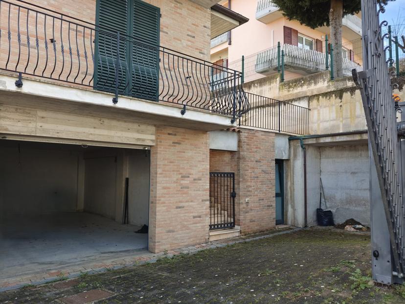 Trilocale, Ostra Vetere — foto 4 di 5