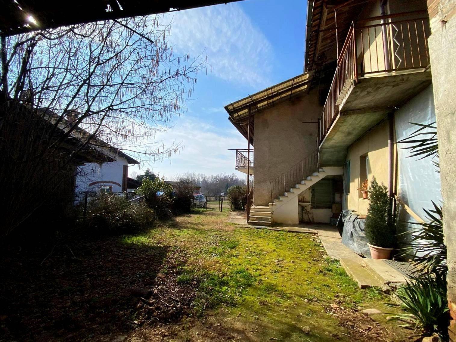Casa indipendente in Strada dei Magnini 24, Mondovì