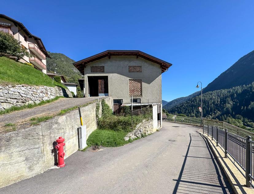 Villa in Via della Calcara 29, Caldes — foto 3 di 5