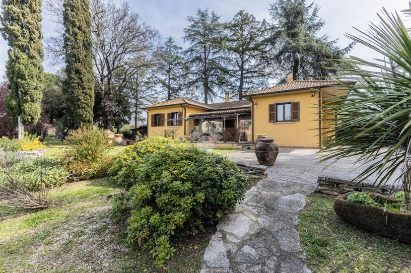 Villa in Via Cassia Botte, Vetralla — foto 3 di 5