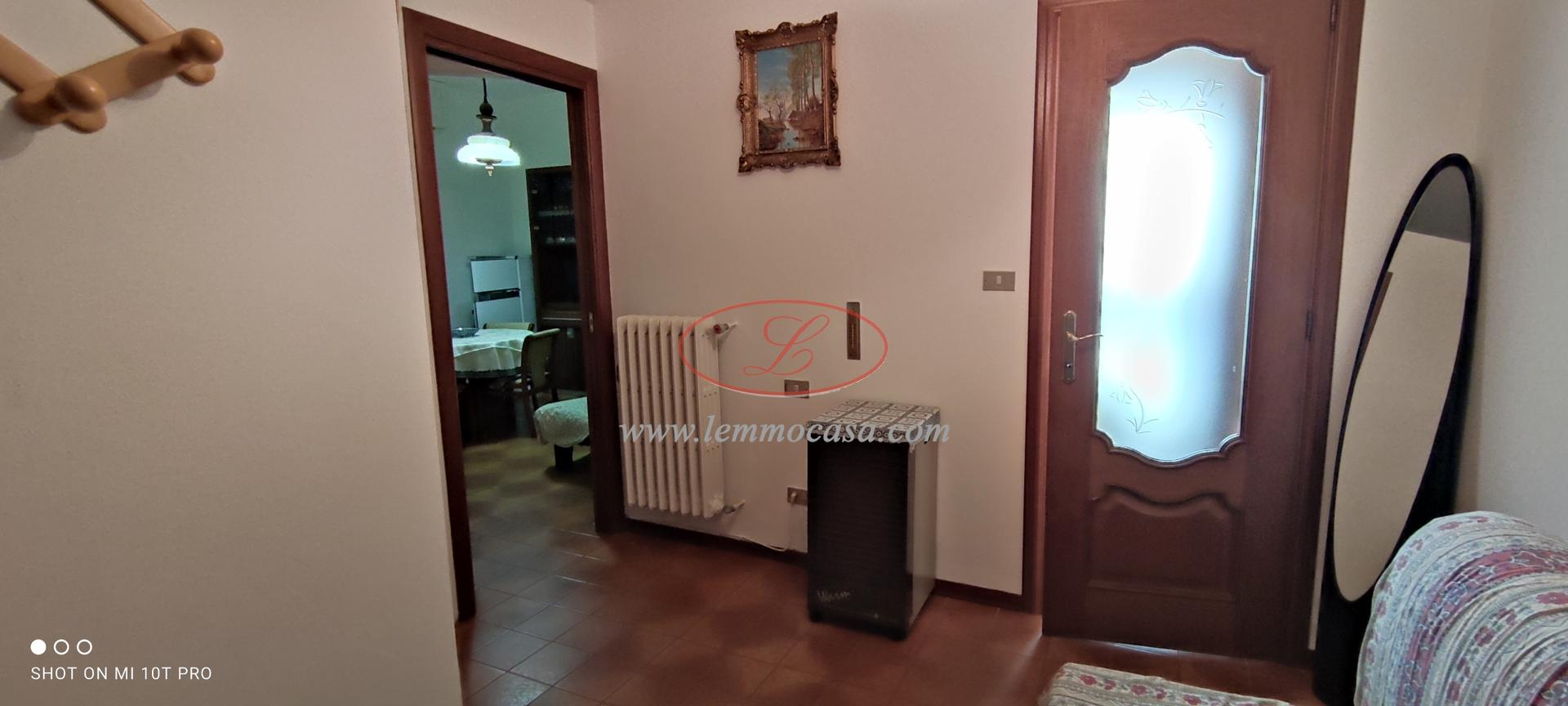 Bilocale in Via Diano San Pietro, Diano Castello
