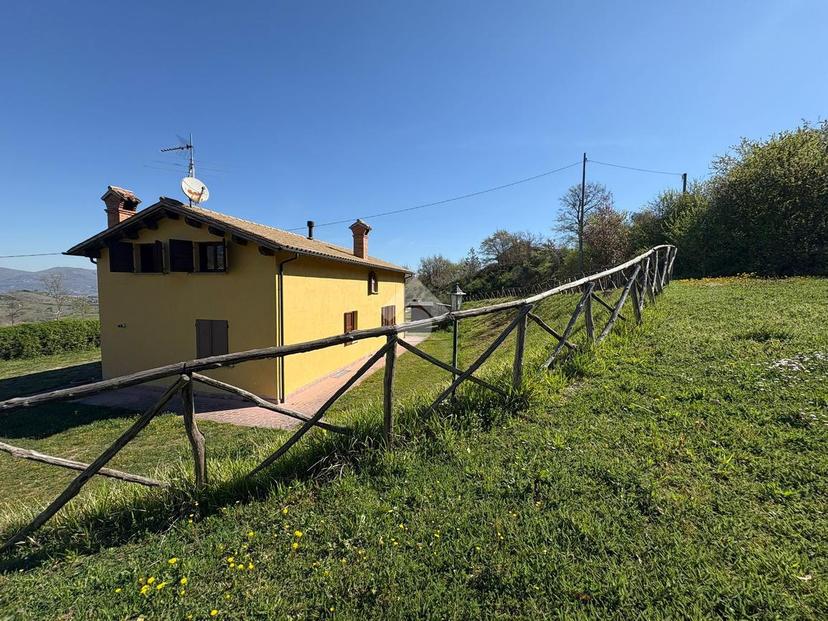 Casa indipendente in Località Monteluiano, Gubbio — foto 2 di 5