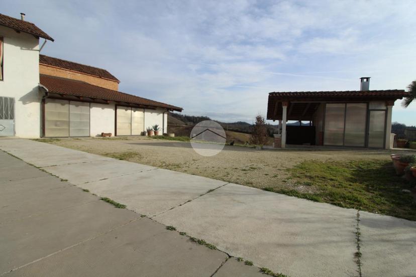 Casa indipendente in Frazione S. Giacomo 114, Montaldo Roero — foto 2 di 5