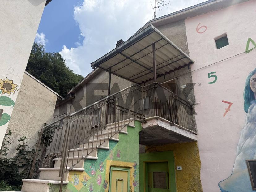Casa indipendente, Scontrone — foto 2 di 5