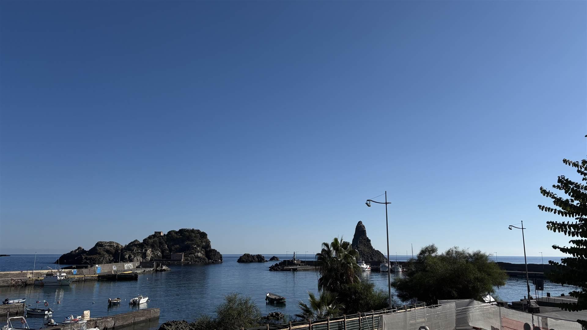 Casa indipendente, Aci Castello