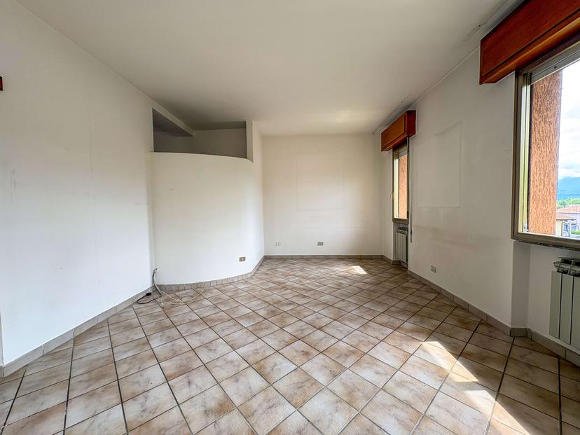 Trilocale in Via Giussanico 18, Gravedona ed Uniti — foto 3 di 5