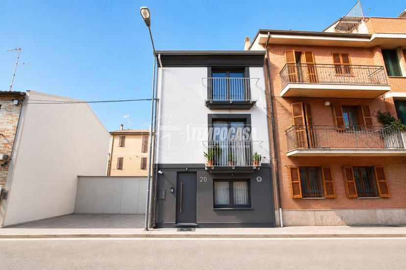 Casa indipendente in Via Pio Panfili 20, Porto San Giorgio — foto 3 di 5