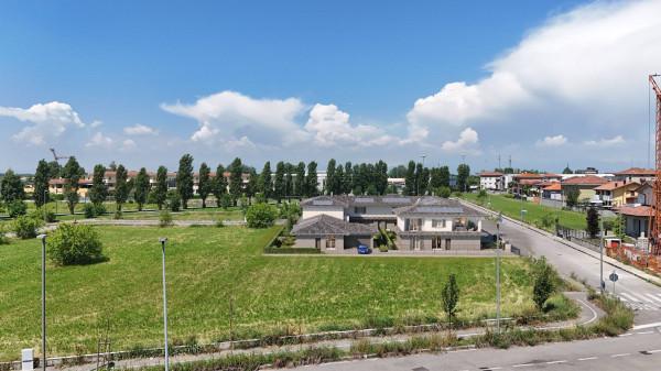 Villa in Via delle Stelle, Romano di Lombardia