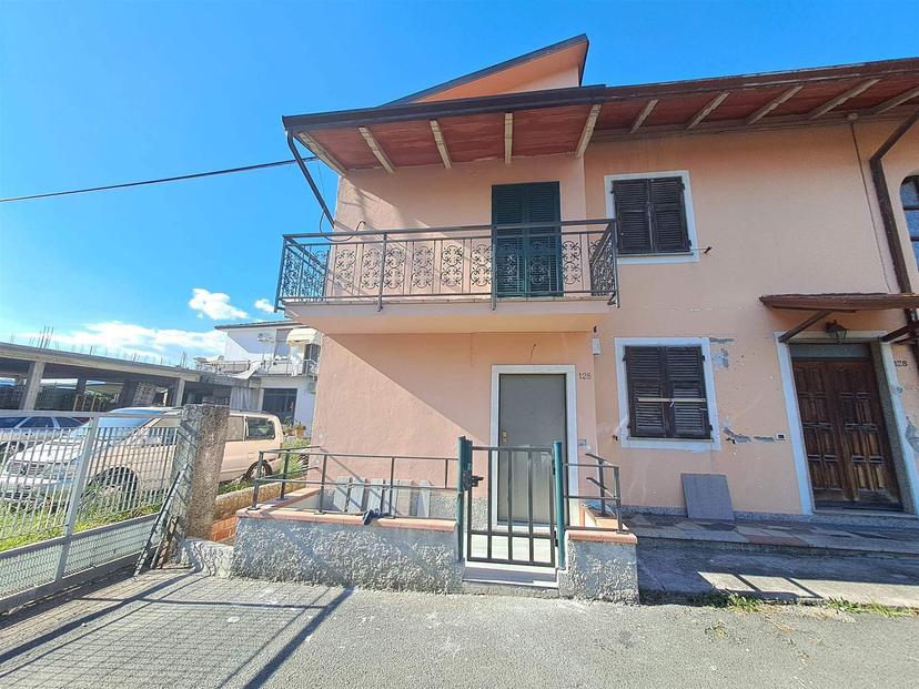 Quadrilocale in Via Aurelia, Luni