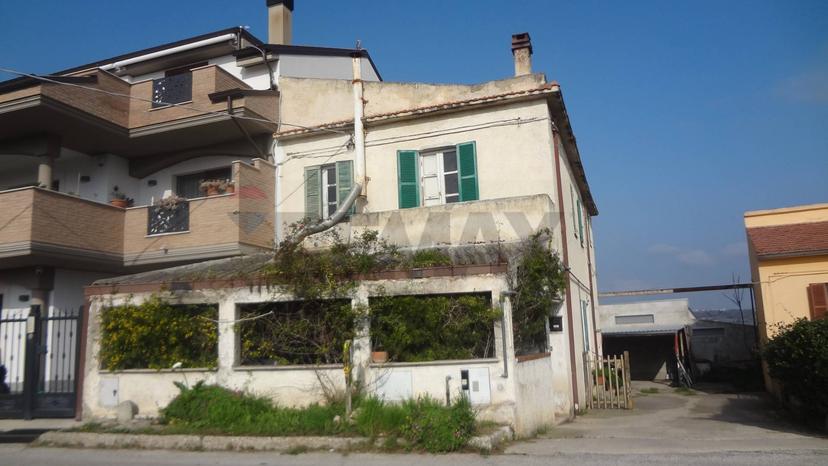 Casa indipendente in C/da Montupoli Avenna 42, Miglianico — foto 3 di 5