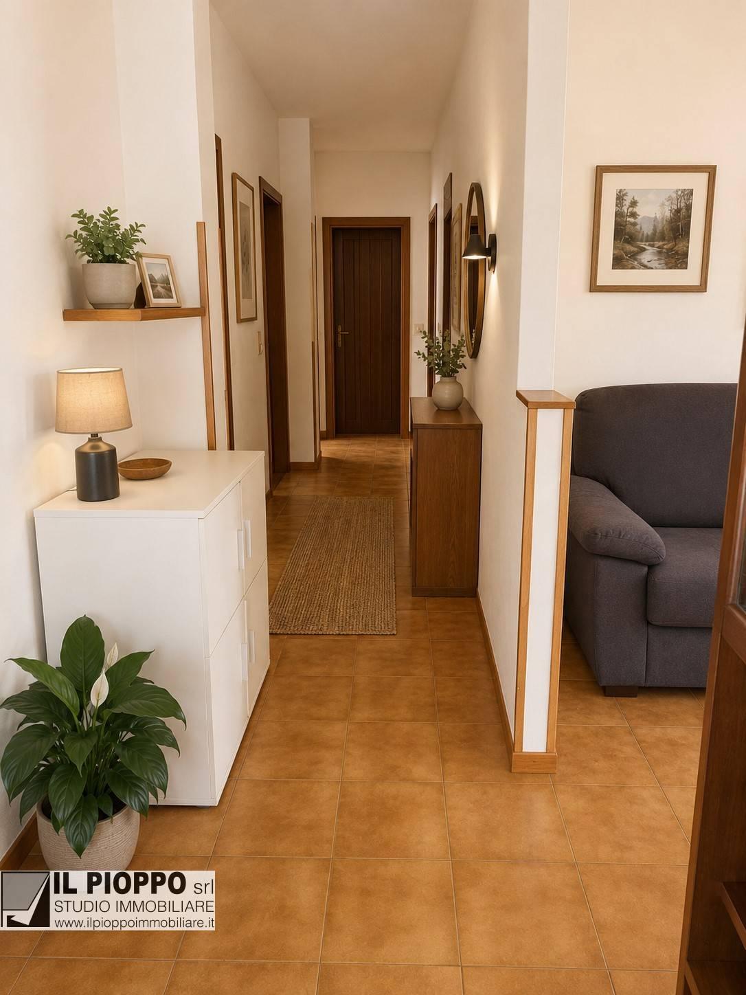 Casa indipendente in Via Regina Elena 27, Tione di Trento