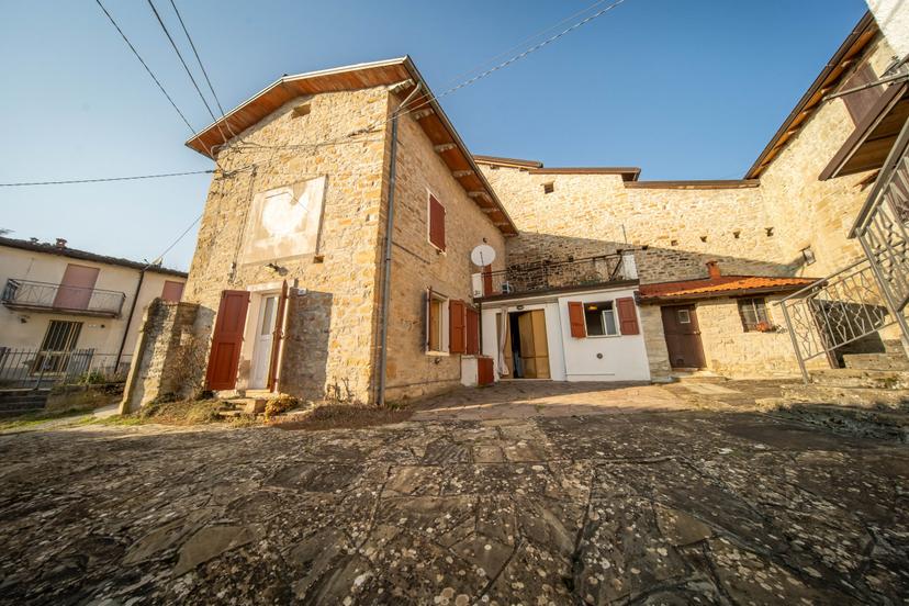 Casa indipendente in Via Bruno Bocconi, Tizzano Val Parma — foto 5 di 5