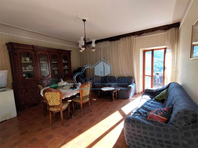 Casa indipendente, Luni