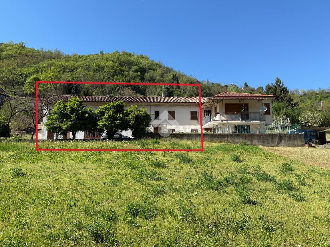 Casa indipendente in Regione Rocchea 33, Canelli