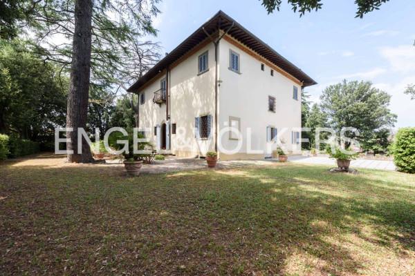 Villa plurifamiliare in Via La Serra, Carmignano