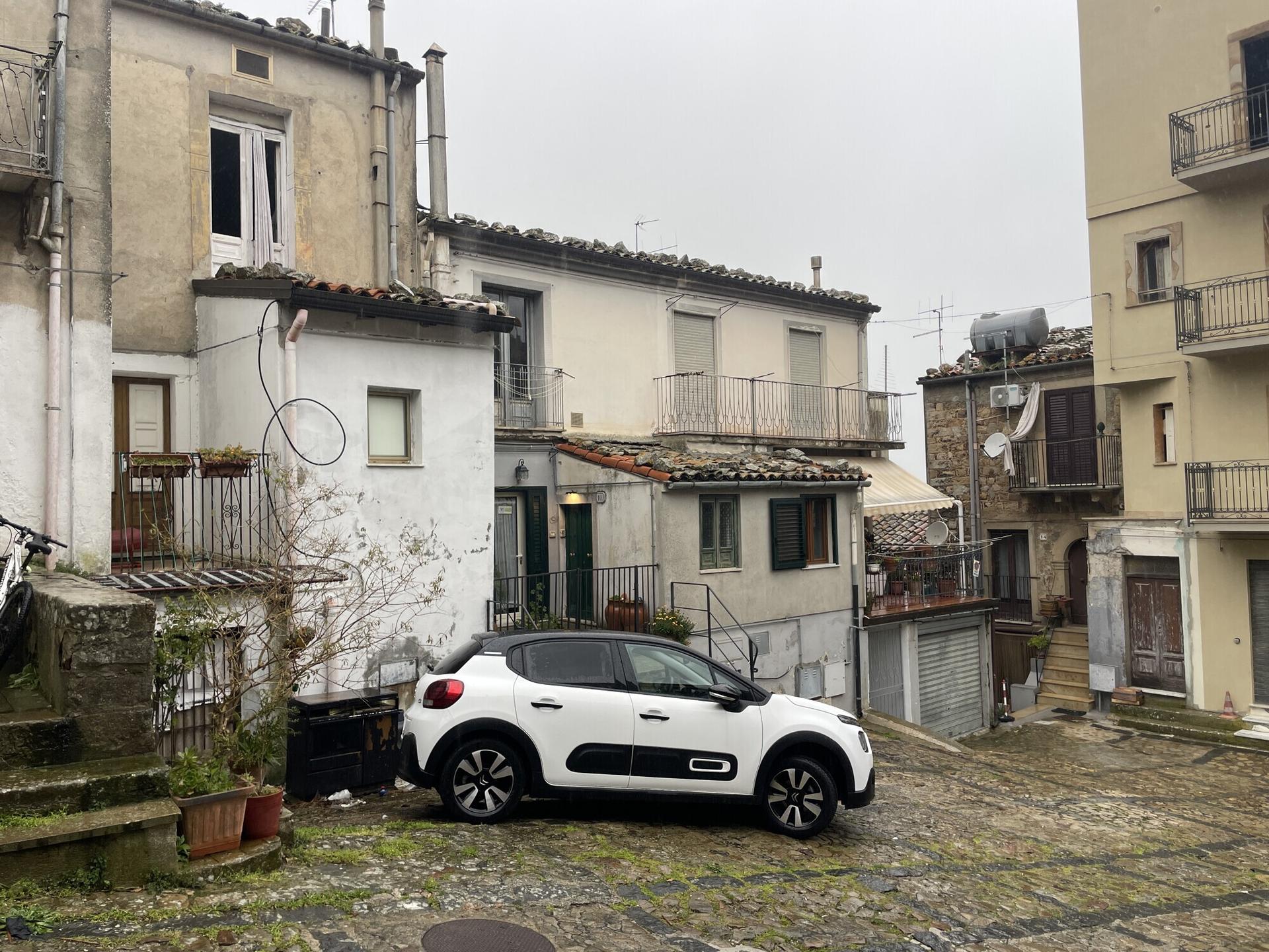 Casa indipendente in Siracusa 10, Mistretta
