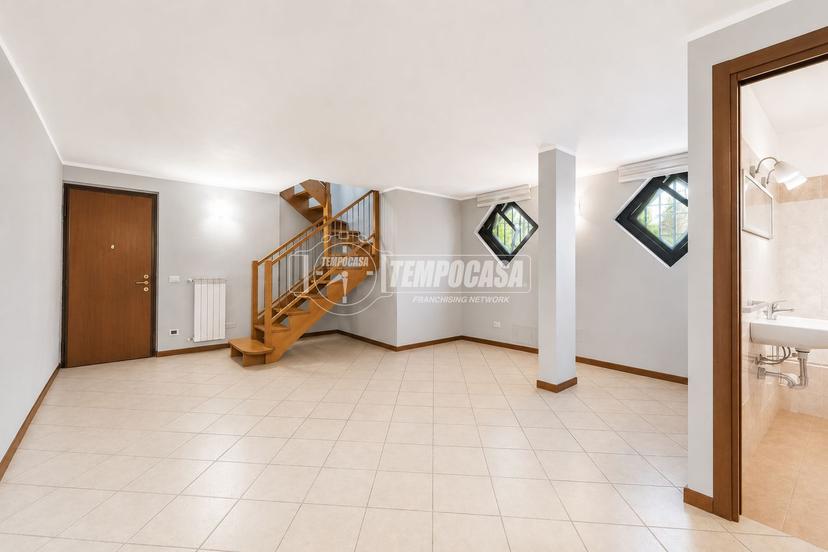 Quadrilocale in Via Achille Grandi 16, Abbiategrasso