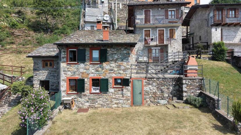 Casa indipendente in Poira, Civo