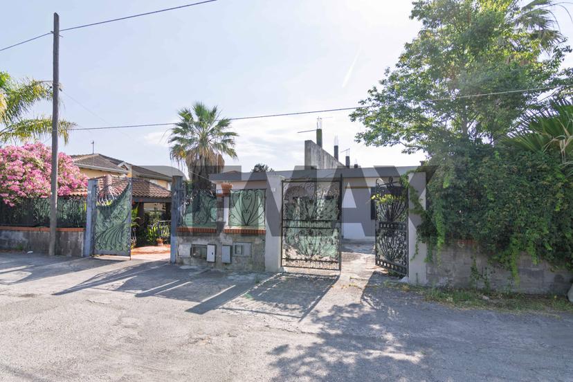 Villa in Via Filzetta 13, Catania