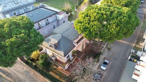 Villa bifamiliare in Viale Vincenzo Monti 43, Riccione