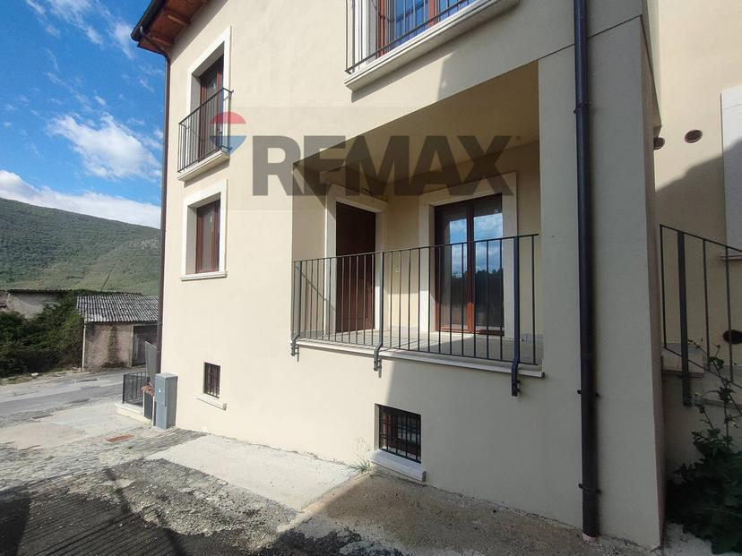 Casa indipendente in Viale Rimembranza 22, Fagnano Alto — foto 5 di 5