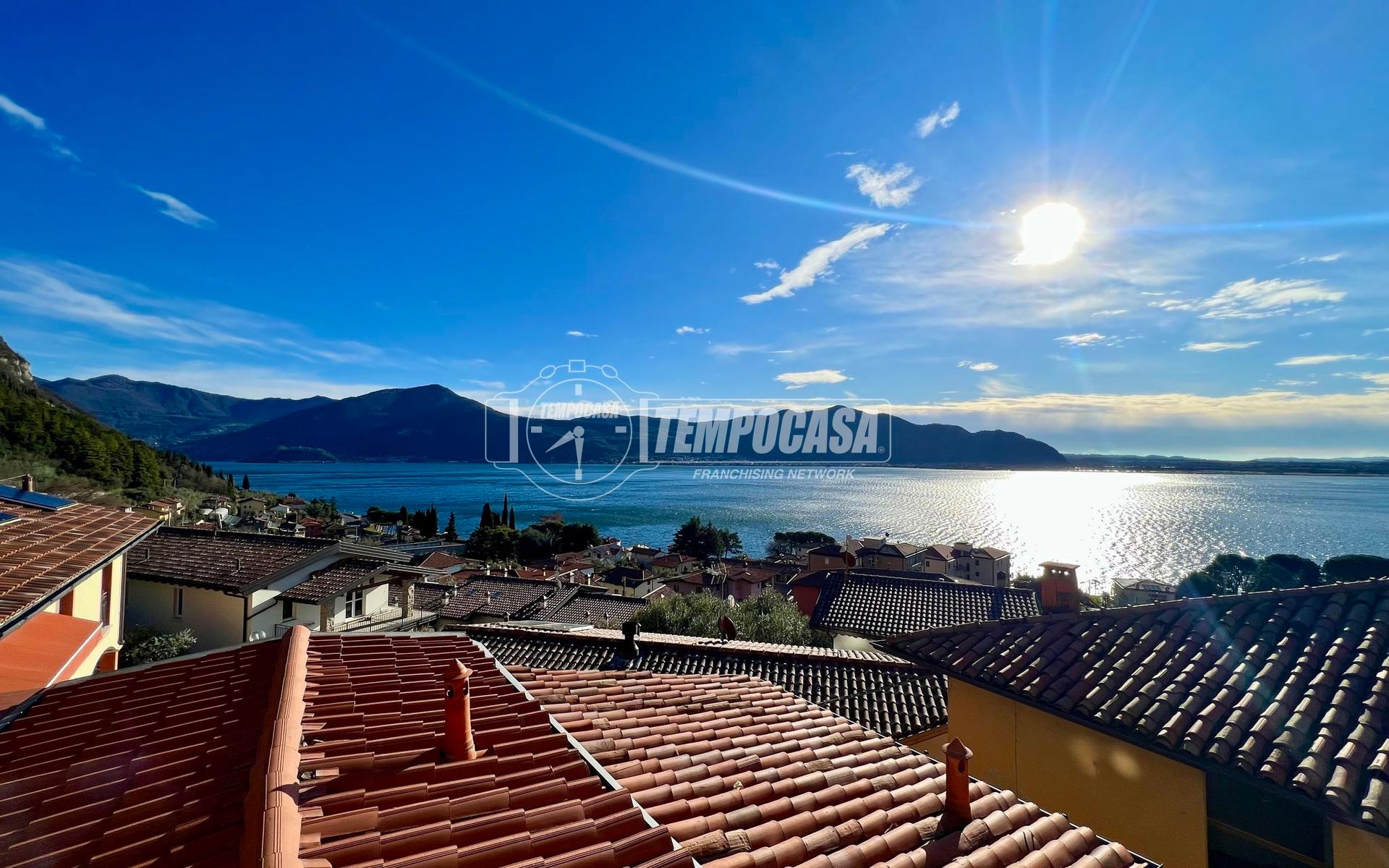 Casa indipendente in Via Carrobbio, Predore