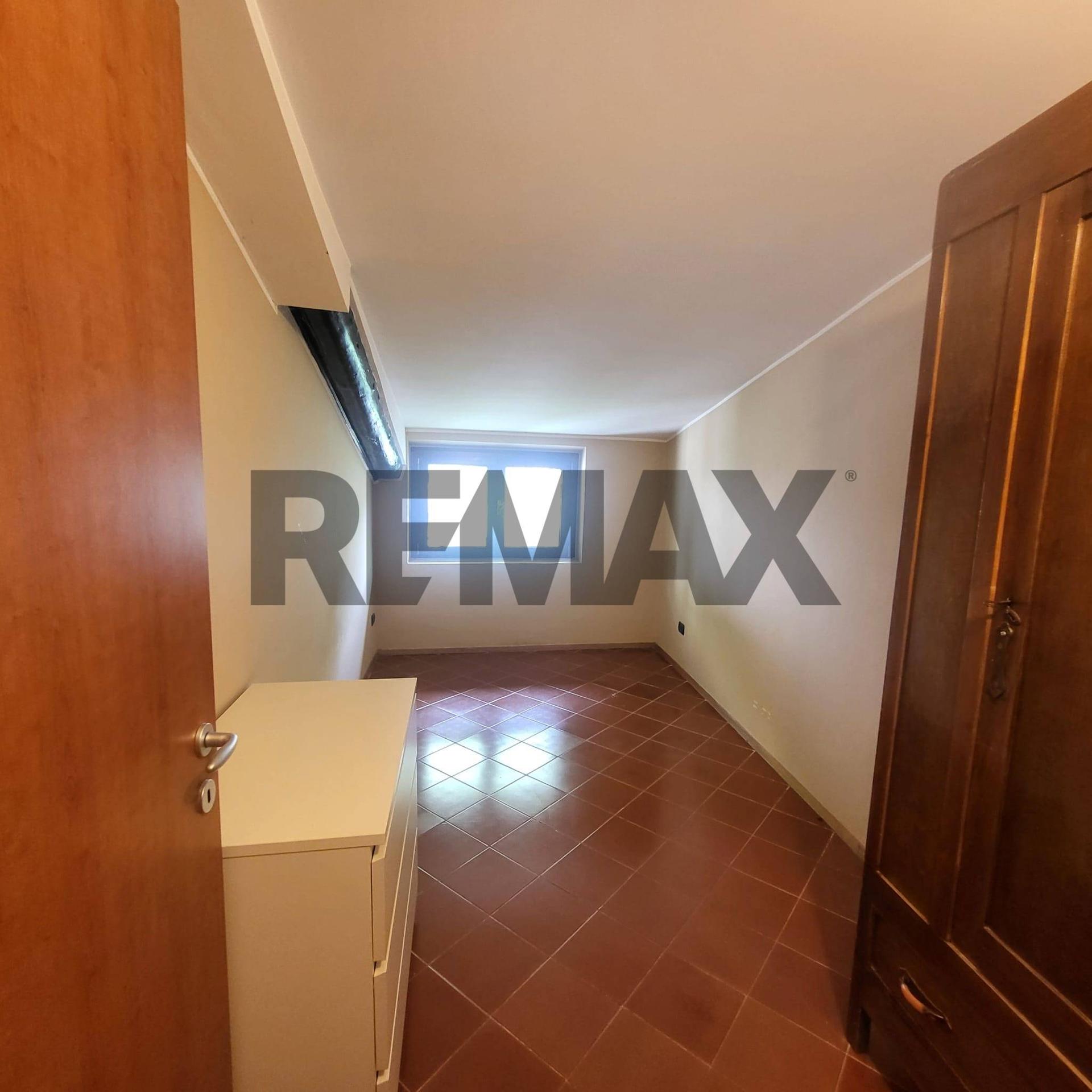 Trilocale in Vicolo Lealtà 6, Porlezza