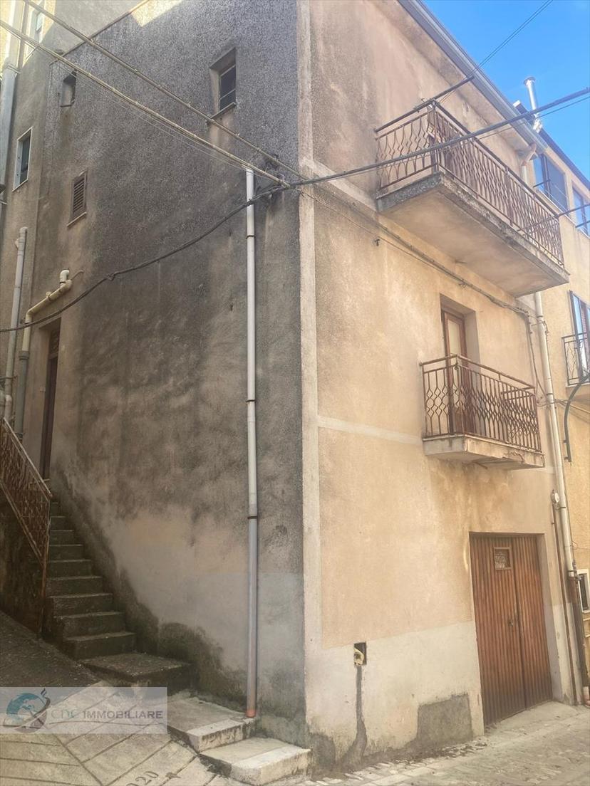 Casa indipendente in Via Mercato, Prizzi — foto 2 di 2