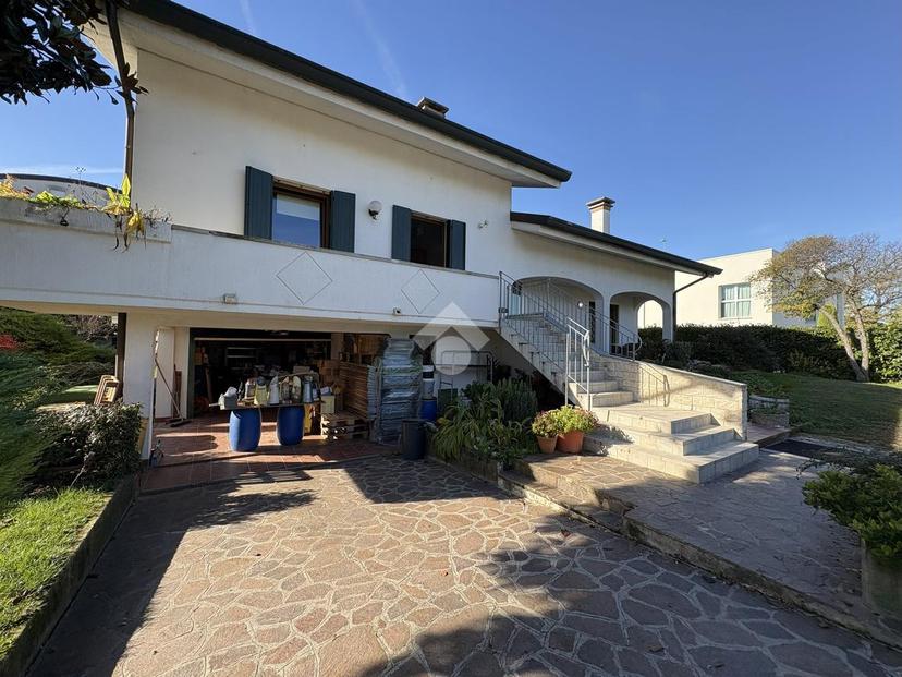 Villa in Via Don B. Guzzo 9875, Vigodarzere — foto 4 di 5