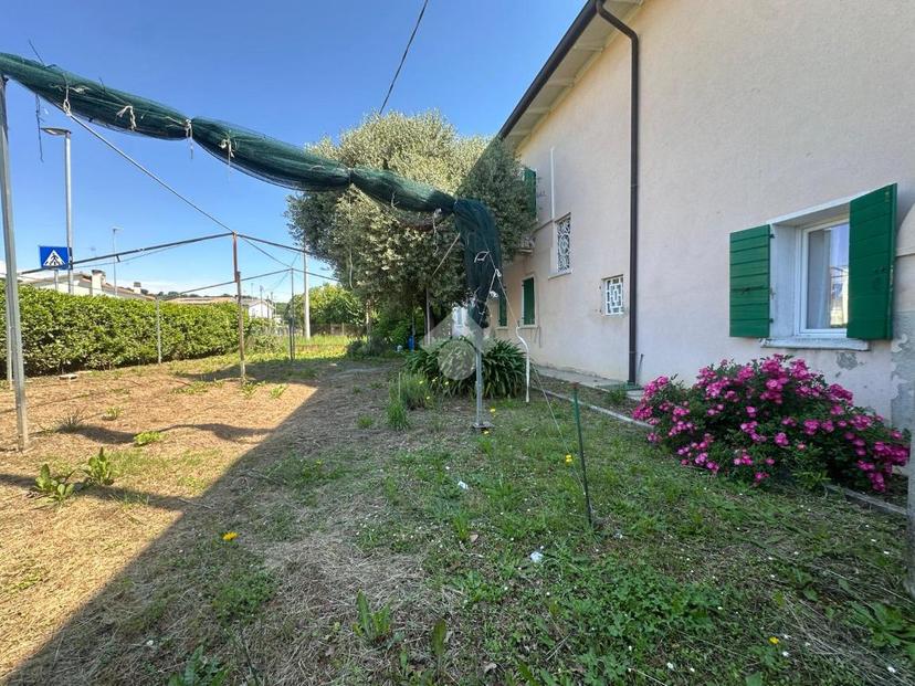 Rustico in Via Monsignore Longhin 85, Giavera del Montello — foto 2 di 5