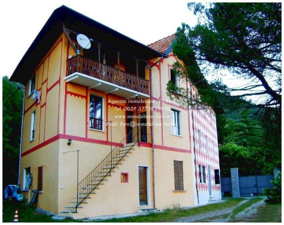 Villa plurifamiliare in Strada Provinciale per Miazzina, Cambiasca