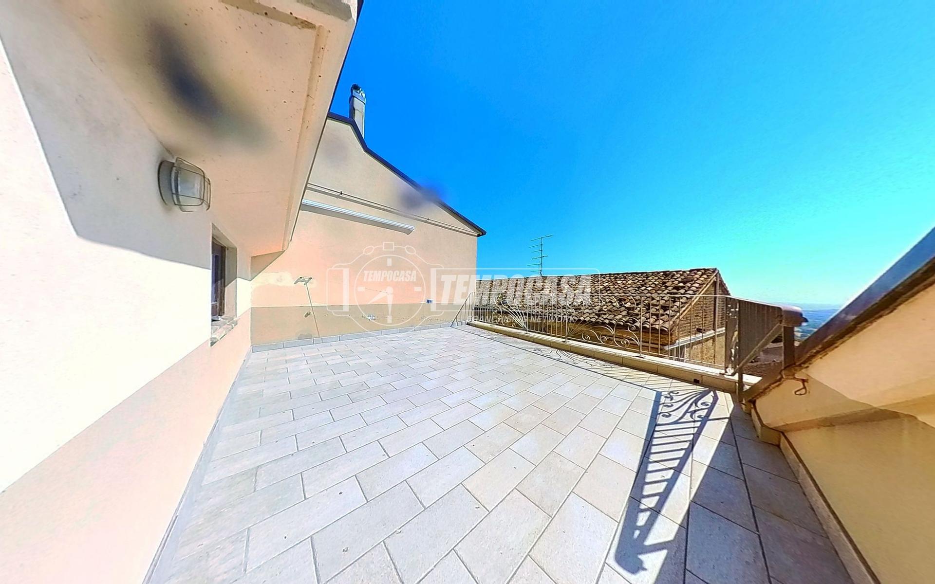 Casa indipendente, Monte Urano