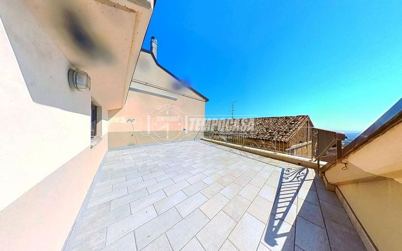 Casa indipendente, Monte Urano