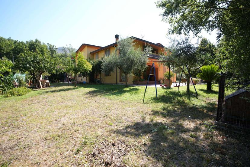 Villa bifamiliare in Via Molinello Snc, San Vittore del Lazio — foto 2 di 5