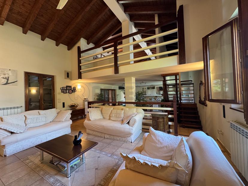Villa in Via Carelli, Crespiatica — foto 3 di 5