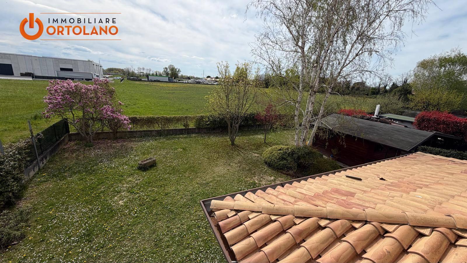 Villa a schiera in Strada della Colussa Staranzano 48, Staranzano