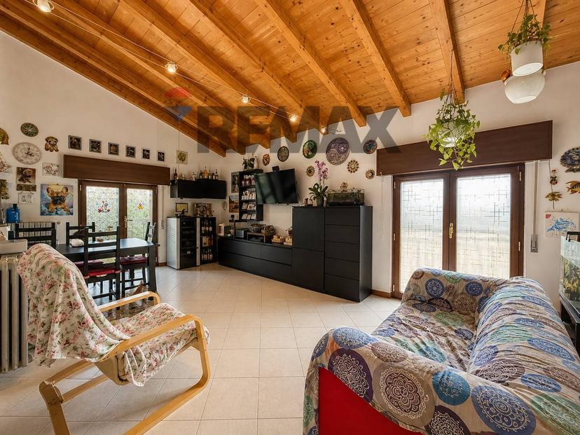 Villa in Via Don Luigi Sterzi 2, Castelvetro Piacentino — foto 3 di 5