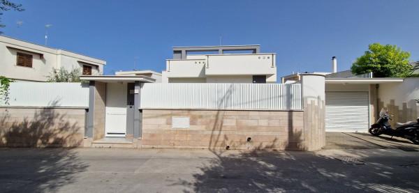 Villa bifamiliare in Via Monte d'Alba, Trani