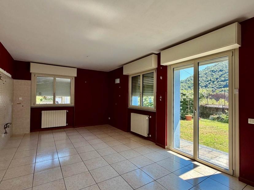 Trilocale in Via Martiri di Pogallo, Verbania — foto 3 di 5