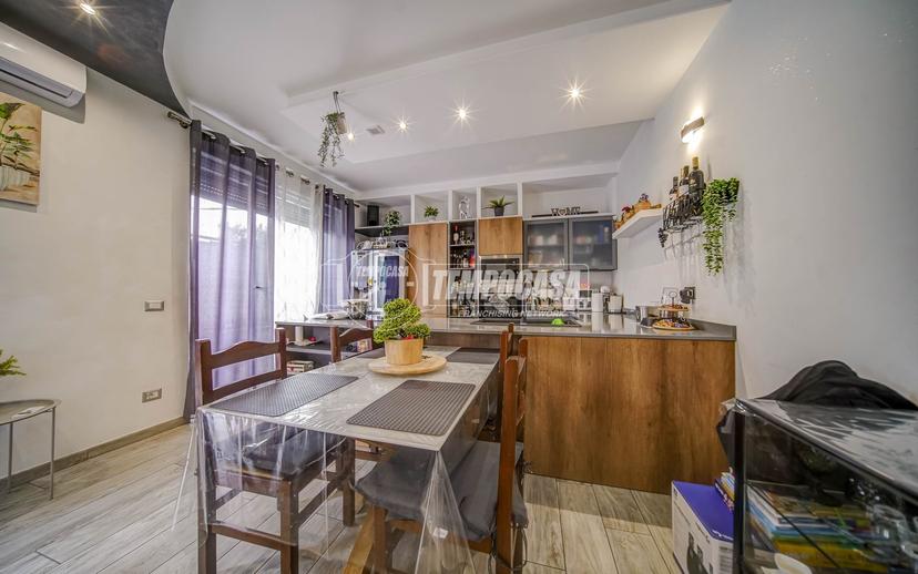 Appartamento in Via Gramsci, Gallarate