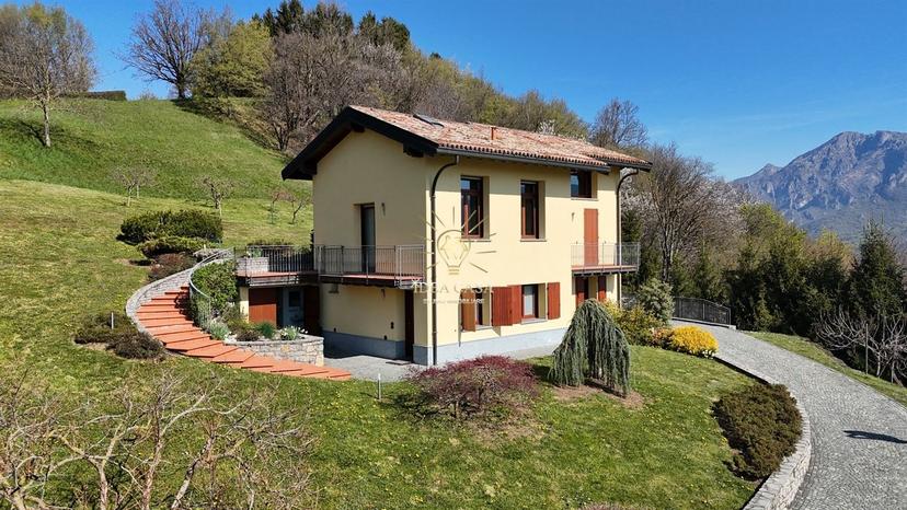 Villa in Via Prati di Valcava, Val Brembilla — foto 5 di 5